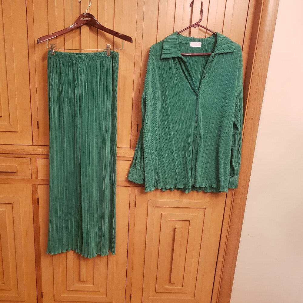 Kerry Green Pleated Pant Suit